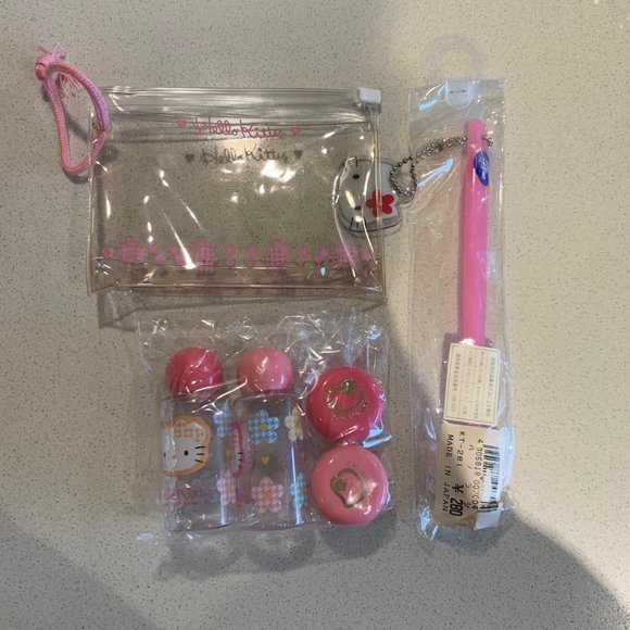 HELLO KITTY TRAVEL TOOTHBRUSH + LOTION BOTTLES - Picture 9 of 9
